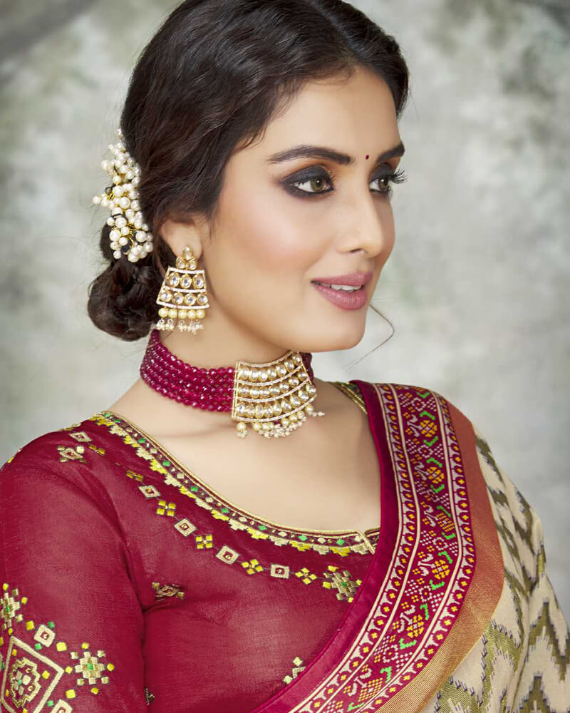 Vishal Prints Beige Brasso Saree With Foil Print